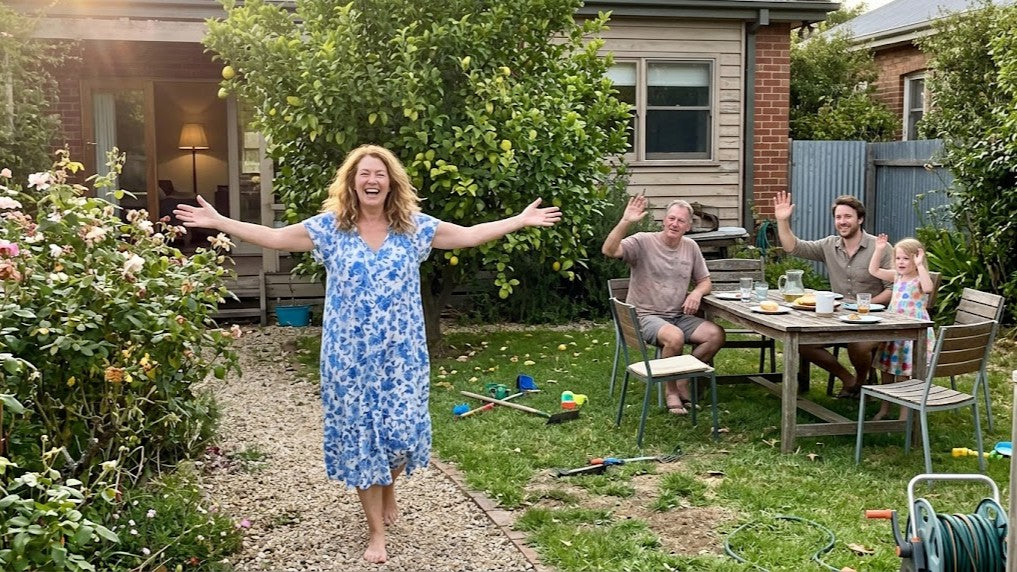 Amblewell CalfWave — Dancing in the backyard